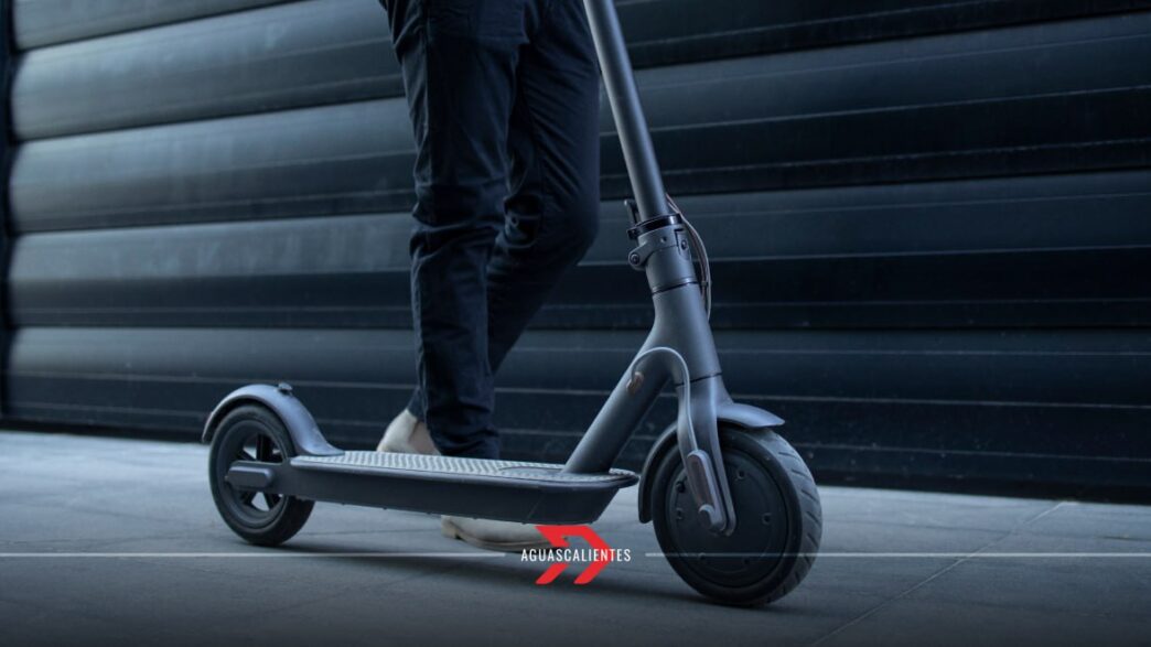 Aguascalientes prohíbe los scooters a menores de 16 años
