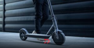 Aguascalientes prohíbe los scooters a menores de 16 años